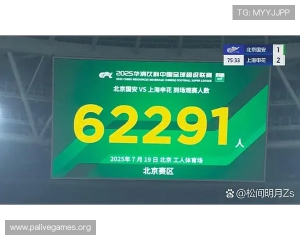 梭鱼湾后勤团队清晨奋力除雪全力为英博重要关键胜利提供坚实保障